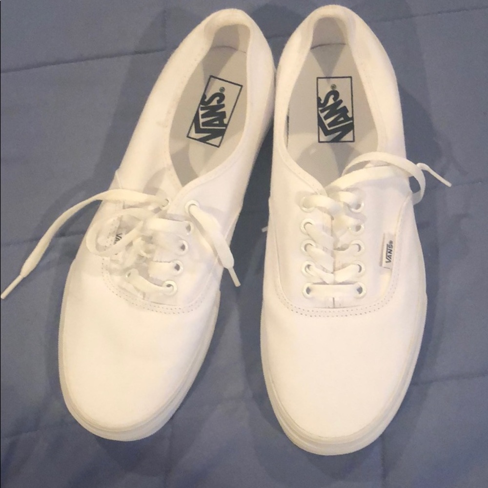 New out of box! Men’s white Vans